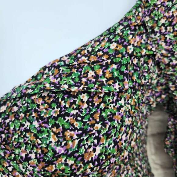 ASTR the Label Long Ruched Sleeve Livie Top in black green Ditsy Size Large NEW - Picture 7 of 16